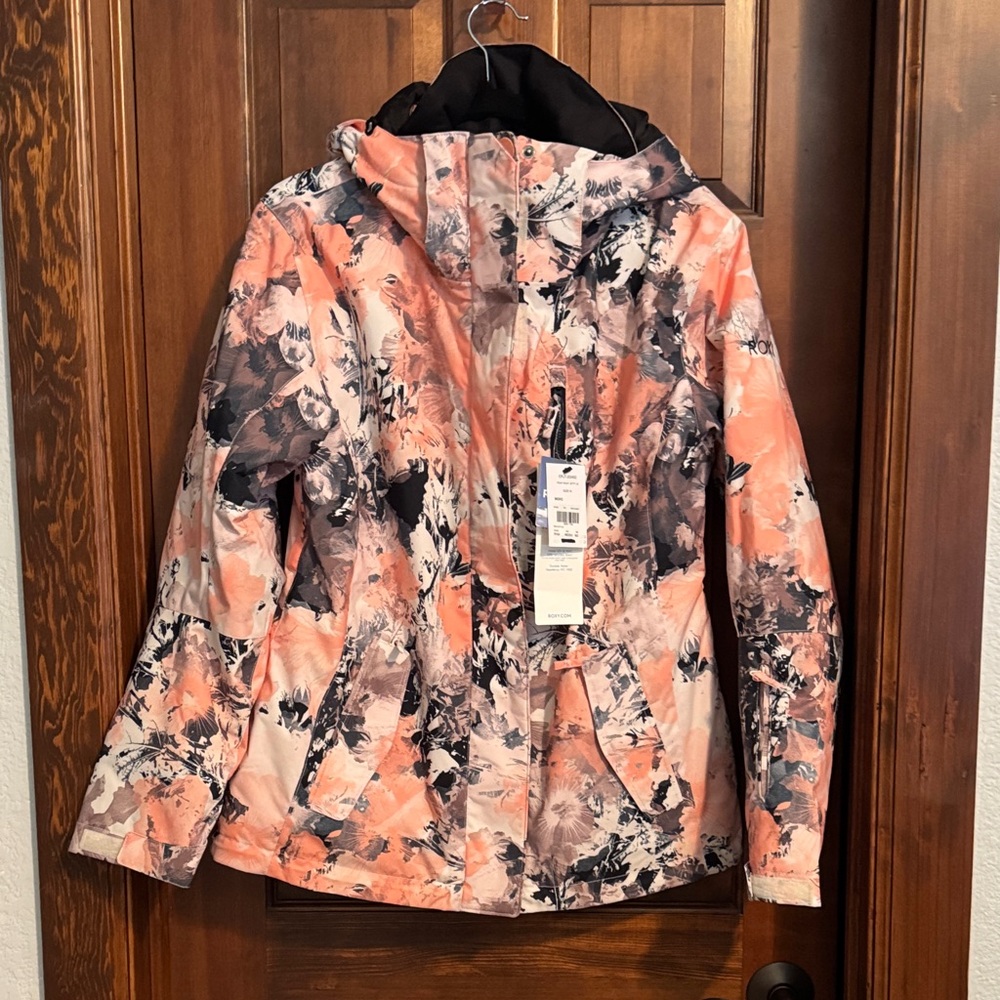 Roxy Women’s Puffer Jacket - Pink and Black Floral - Brand New - Picture 4 of 5